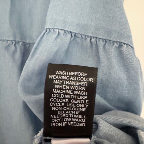 Torrid 100% Tencel Halter Neck Tiered Sleeveless Top in
Light Wash Lyocell Tank - Picture 12 of 13